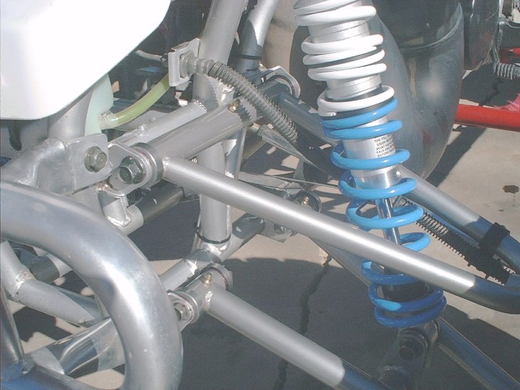 HERES  A GREAT  PICTURE  OF  BEN'S  WORKS  SHOCKS  AND  RICKY STATOR  A-ARMS.